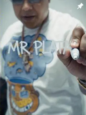 Mr. Plata con camiseta estampada de O66Y